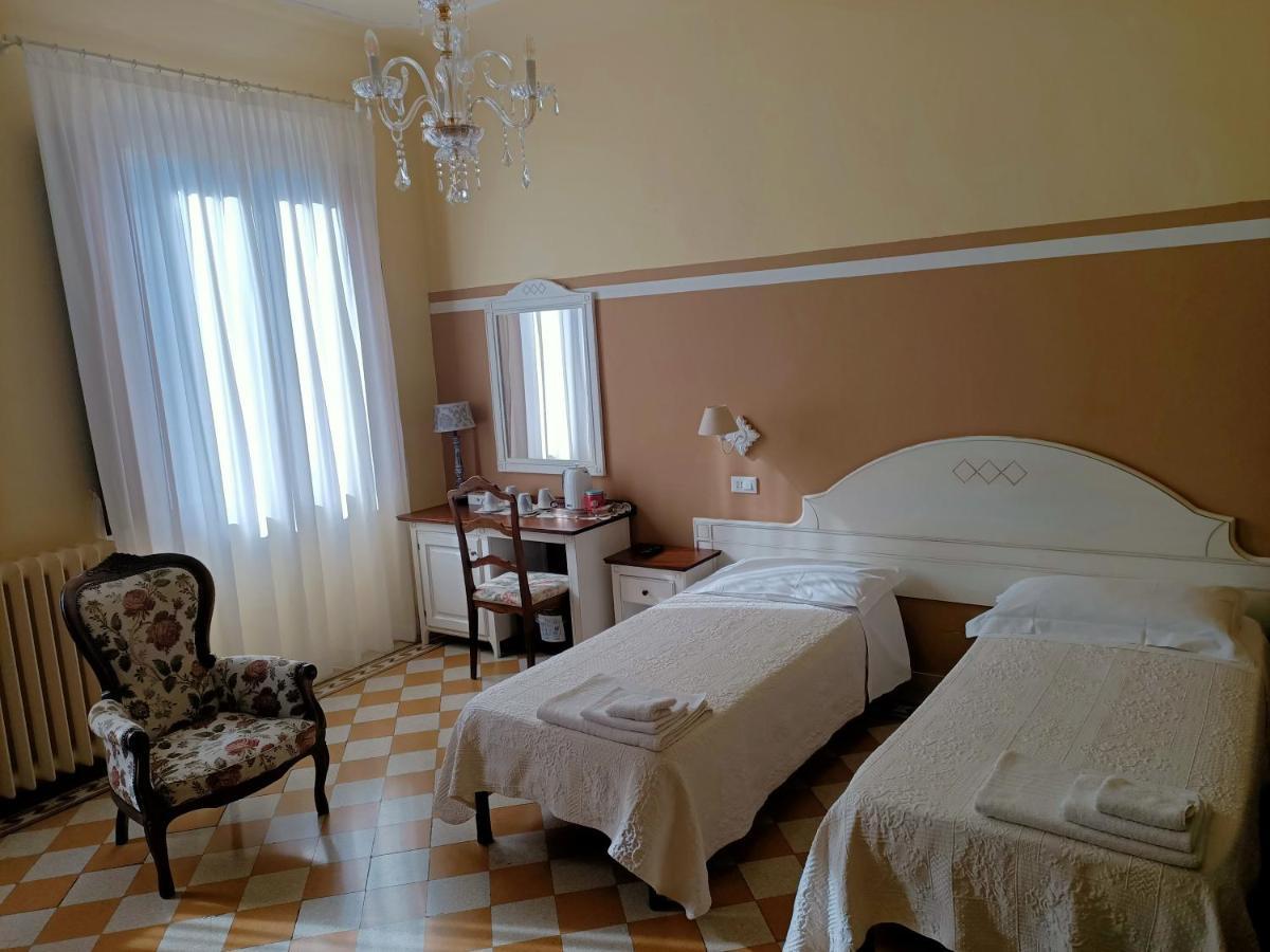 Guest House Domo Florenzia Екстериор снимка